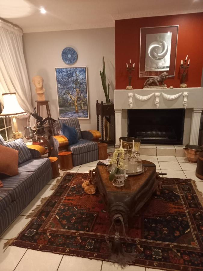 Michael-Angelo Guest House Потчефструм Екстериор снимка