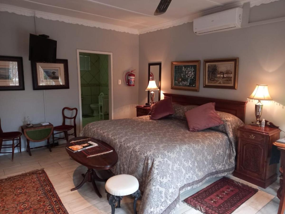 Michael-Angelo Guest House Потчефструм Екстериор снимка