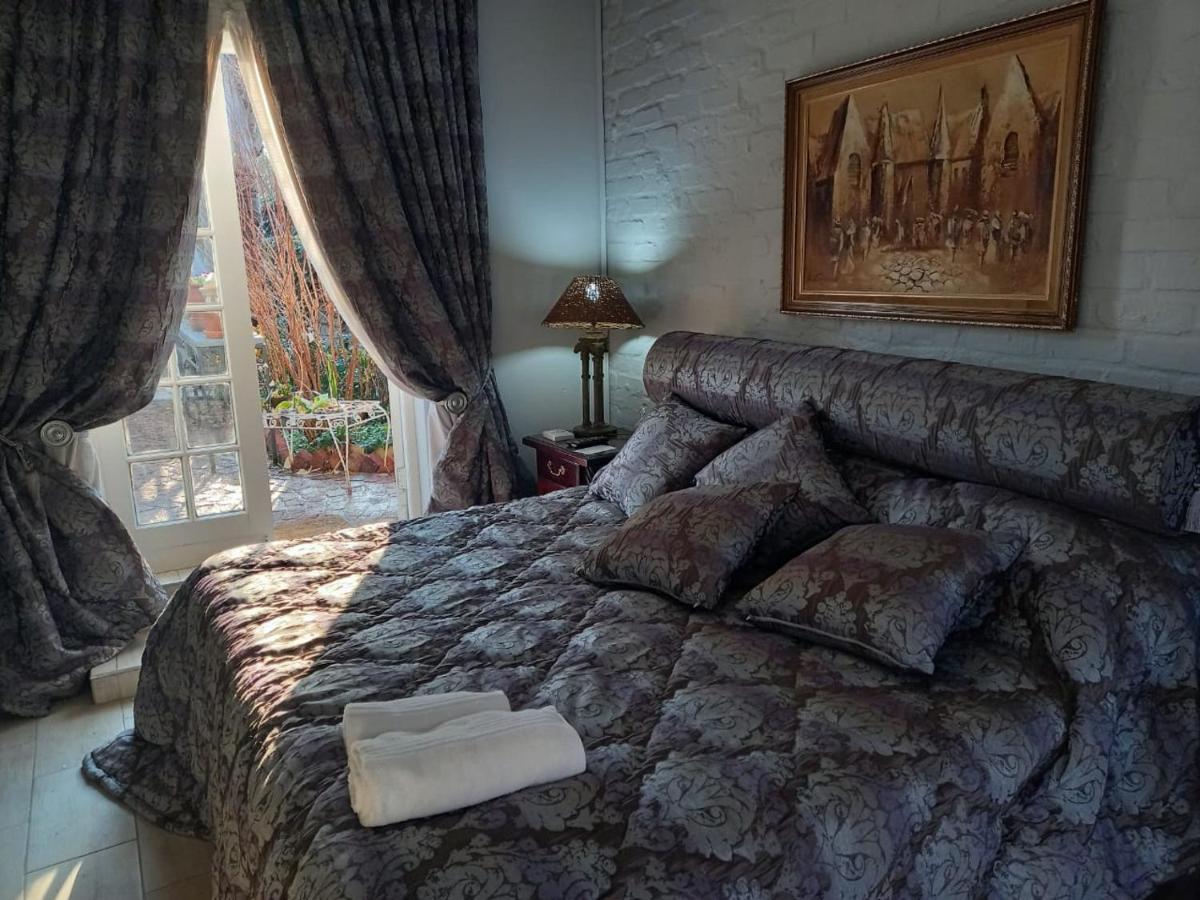 Michael-Angelo Guest House Потчефструм Екстериор снимка