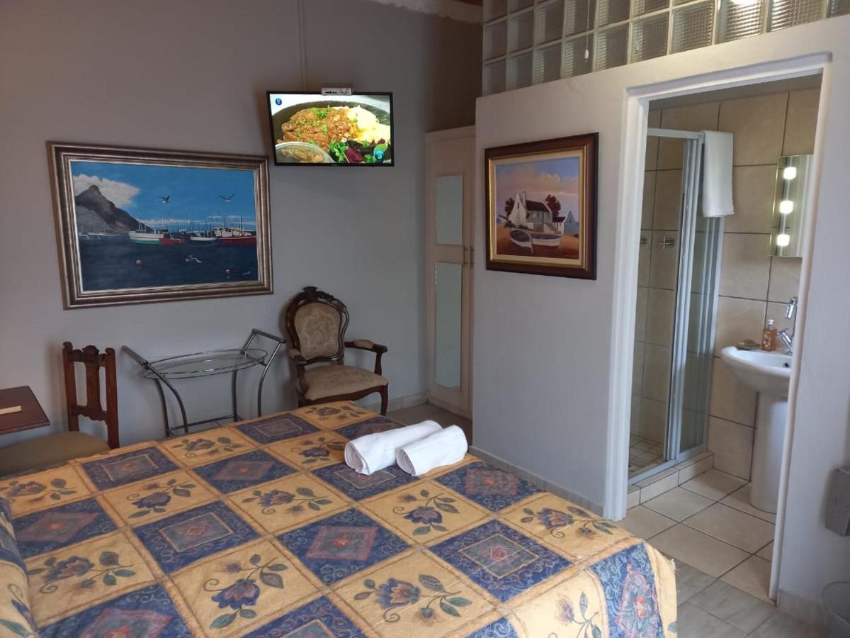 Michael-Angelo Guest House Потчефструм Екстериор снимка