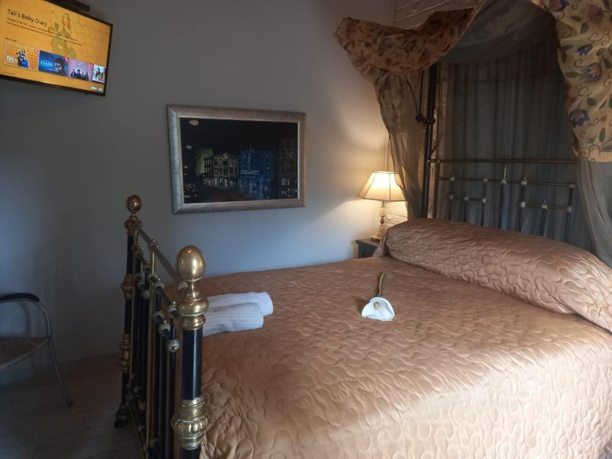 Michael-Angelo Guest House Потчефструм Екстериор снимка