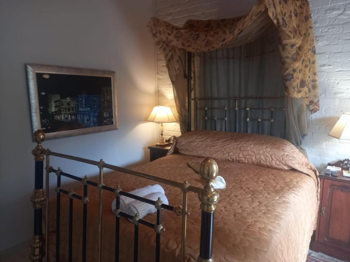 Michael-Angelo Guest House Потчефструм Екстериор снимка