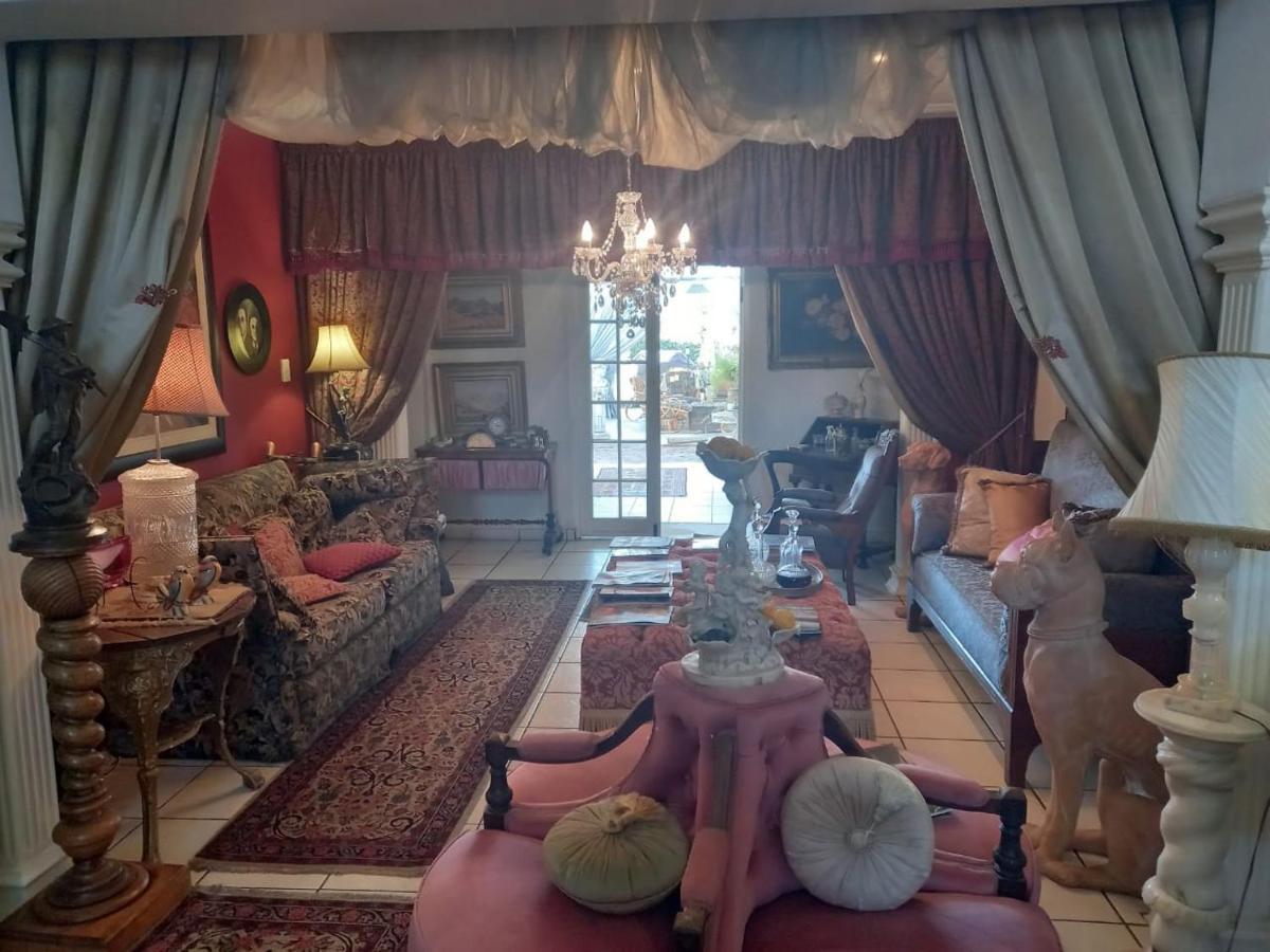 Michael-Angelo Guest House Потчефструм Екстериор снимка