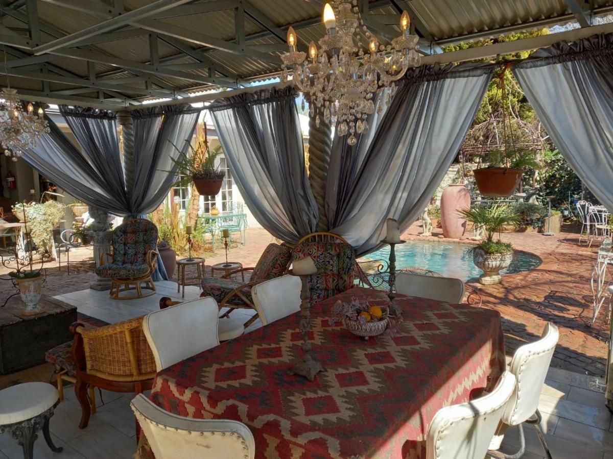 Michael-Angelo Guest House Потчефструм Екстериор снимка