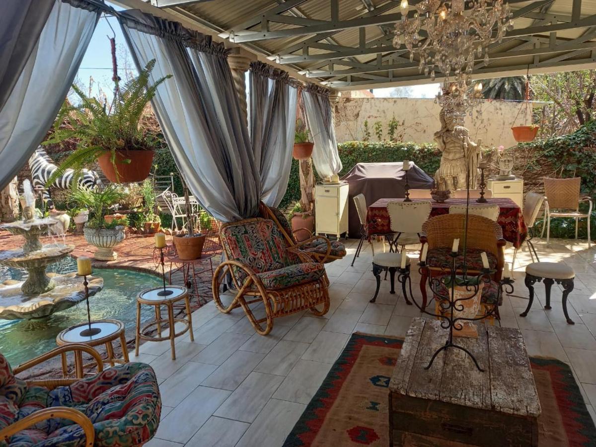 Michael-Angelo Guest House Потчефструм Екстериор снимка