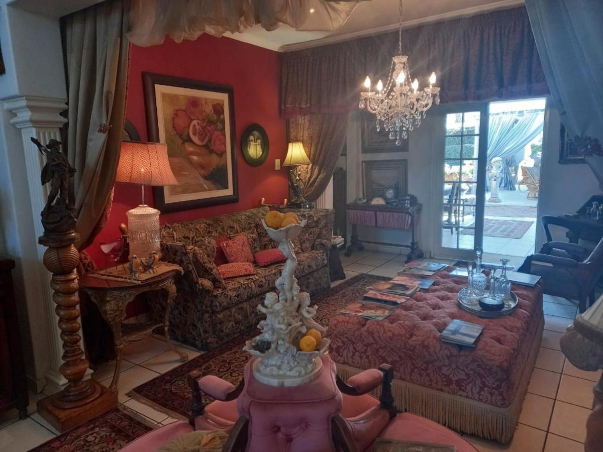 Michael-Angelo Guest House Потчефструм Екстериор снимка