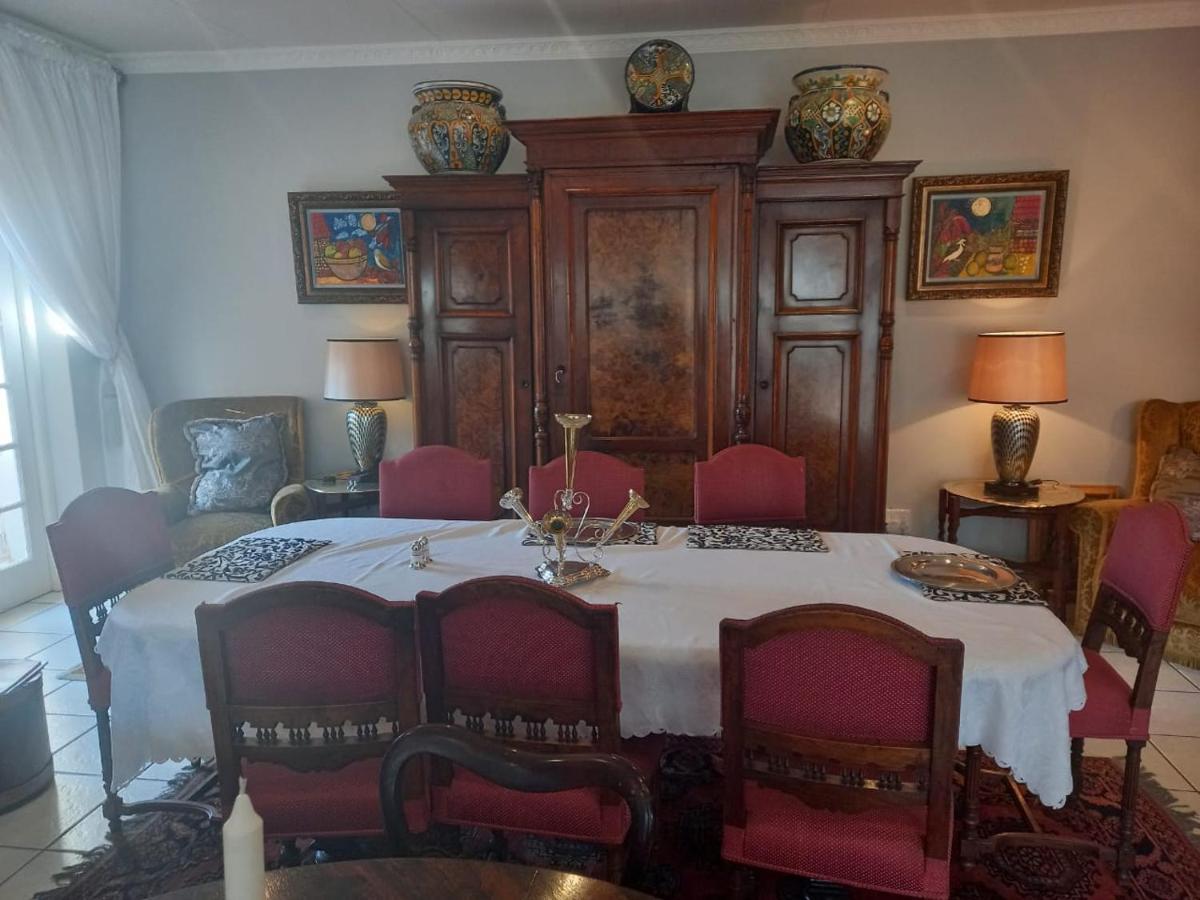 Michael-Angelo Guest House Потчефструм Екстериор снимка